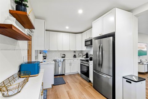 Villa ou maison à vendre à Fort Lauderdale, Floride: 3 chambres, 116.69 m2 № 1948004 - photo 2