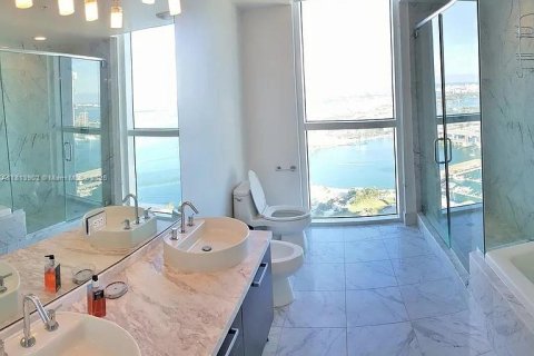Condo in Miami, Florida, 3 bedrooms  № 1980404 - photo 10