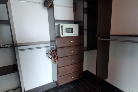 Condo in Miami, Florida, 3 bedrooms  № 1980404 - photo 17