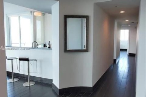 Condo in Miami, Florida, 3 bedrooms  № 1980404 - photo 16