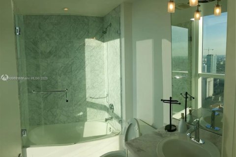 Condo in Miami, Florida, 3 bedrooms  № 1980404 - photo 11