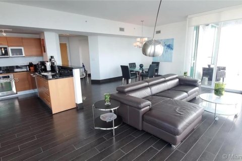Condo in Miami, Florida, 3 bedrooms  № 1980404 - photo 3