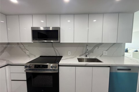 Снять в аренду кондоминиум в Авентура, Флорида 2 спальни, 101.45м2, № 1956668 - фото 14