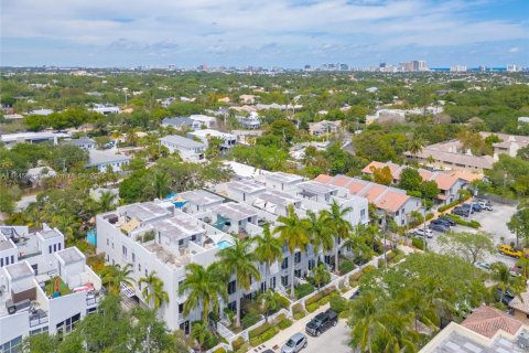 Townhouse in Fort Lauderdale, Florida 3 bedrooms, 196.95 sq.m. № 2090110