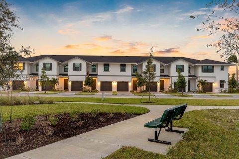 Adosado en alquiler en Port St. Lucie, Florida, 3 dormitorios, 151.8 m2 № 1756276 - foto 2