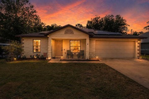 Casa en DeLand, Florida 3 dormitorios, 111.3 m2 № 2129328