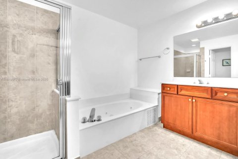 Townhouse in Cooper City, Florida 4 bedrooms, 201.78 sq.m. № 1934145 - photo 23