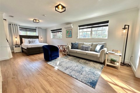 Commercial property in Miami, Florida 41.81 sq.m. № 2000787