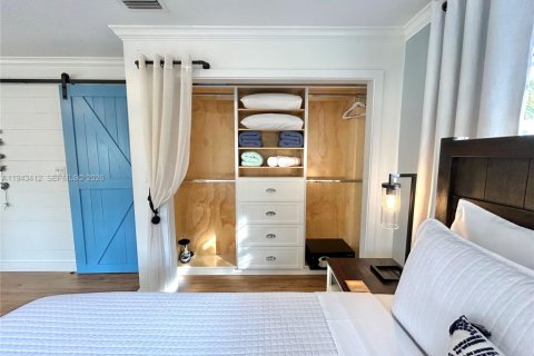 Commercial property in Miami, Florida 41.81 sq.m. № 2000787 - photo 4