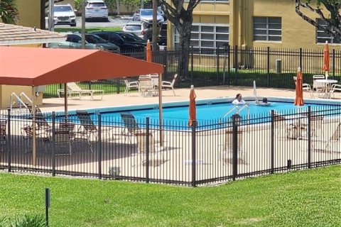 Condominio en venta en Tamarac, Florida, 1 dormitorio, 61.32 m2 № 1881983 - foto 18