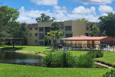 Condominio en venta en Tamarac, Florida, 1 dormitorio, 61.32 m2 № 1881983 - foto 21
