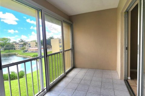 Condominio en venta en Tamarac, Florida, 1 dormitorio, 61.32 m2 № 1881983 - foto 17