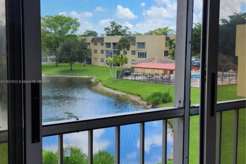 Condominio en venta en Tamarac, Florida, 1 dormitorio, 61.32 m2 № 1881983 - foto 22