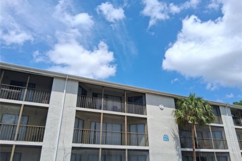 Copropriété à louer à Tampa, Floride: 2 chambres, 90.39 m2 № 2113522 - photo 2