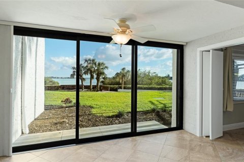 Copropriété à vendre à Sarasota, Floride: 2 chambres, 104.79 m2 № 1716510 - photo 15