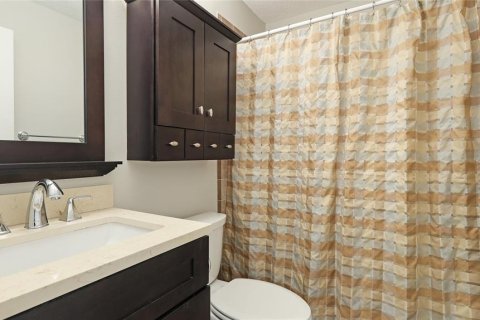 Copropriété à vendre à Sarasota, Floride: 2 chambres, 104.79 m2 № 1716510 - photo 28