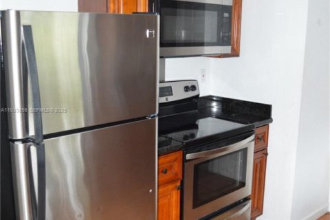 Снять в аренду виллу или дом в Майами-Шорс, Флорида 2 спальни, 168.52м2, № 1992380 - фото 11