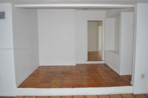 Снять в аренду виллу или дом в Майами-Шорс, Флорида 2 спальни, 168.52м2, № 1992380 - фото 10