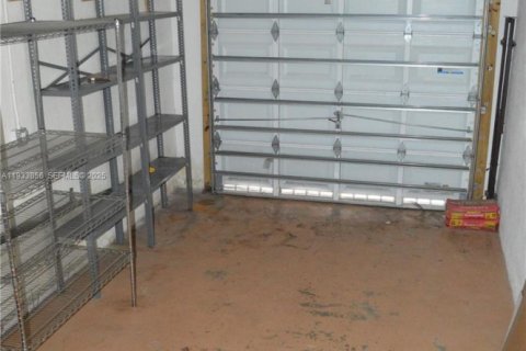 Снять в аренду виллу или дом в Майами-Шорс, Флорида 2 спальни, 168.52м2, № 1992380 - фото 14