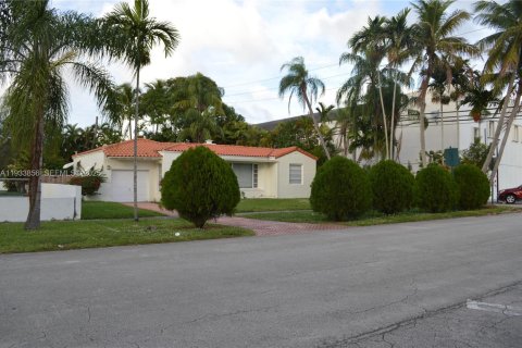 Снять в аренду виллу или дом в Майами-Шорс, Флорида 2 спальни, 168.52м2, № 1992380 - фото 2