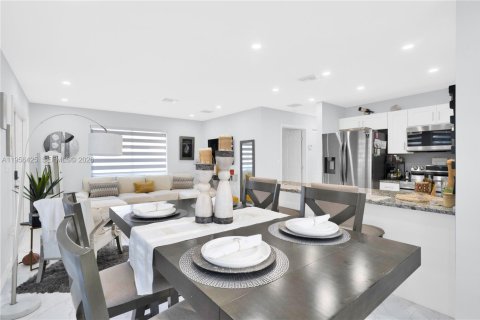 Купить коммерческую недвижимость в Майами, Флорида 187.66м2, № 2017717 - фото 9