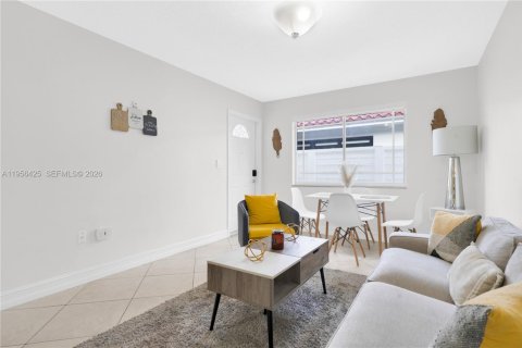 Купить коммерческую недвижимость в Майами, Флорида 187.66м2, № 2017717 - фото 18