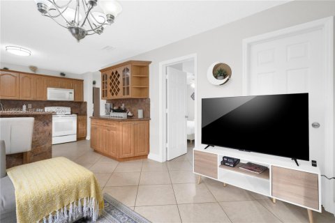 Купить коммерческую недвижимость в Майами, Флорида 187.66м2, № 2017717 - фото 26