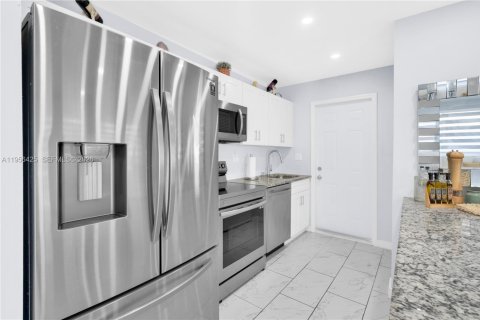 Купить коммерческую недвижимость в Майами, Флорида 187.66м2, № 2017717 - фото 10