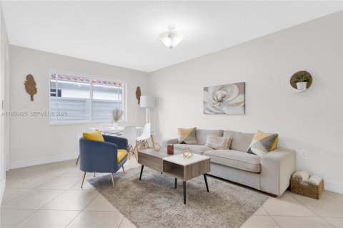 Купить коммерческую недвижимость в Майами, Флорида 187.66м2, № 2017717 - фото 17