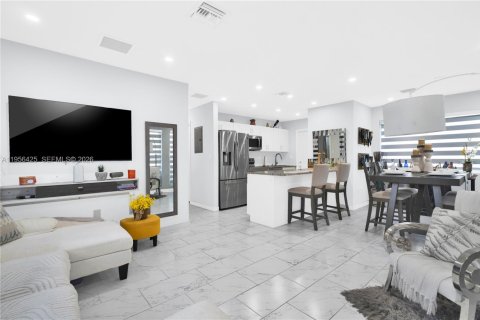 Купить коммерческую недвижимость в Майами, Флорида 187.66м2, № 2017717 - фото 6