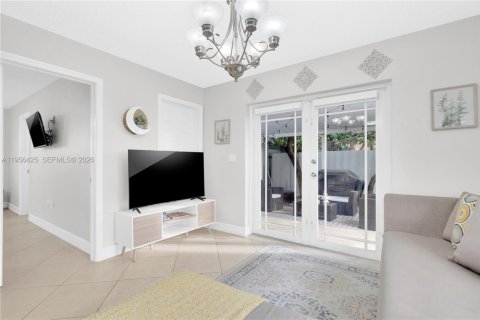 Купить коммерческую недвижимость в Майами, Флорида 187.66м2, № 2017717 - фото 28