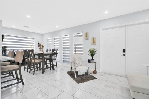 Купить коммерческую недвижимость в Майами, Флорида 187.66м2, № 2017717 - фото 5