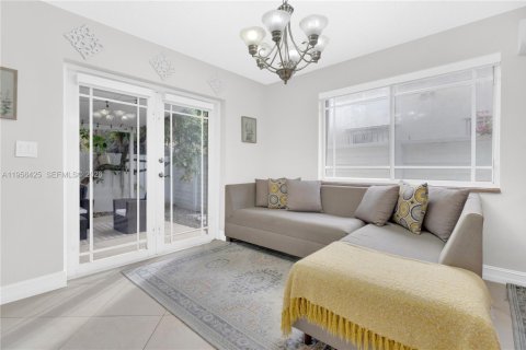 Купить коммерческую недвижимость в Майами, Флорида 187.66м2, № 2017717 - фото 27