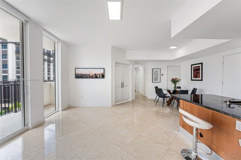Condo in Coral Gables, Florida, 2 bedrooms  № 1850413 - photo 10