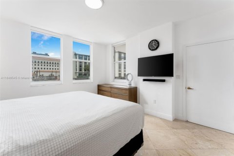 Condo in Coral Gables, Florida, 2 bedrooms  № 1850413 - photo 12