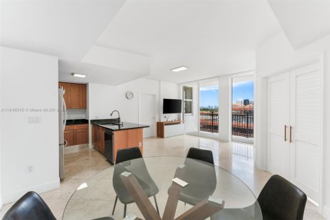 Condo in Coral Gables, Florida, 2 bedrooms  № 1850413 - photo 5