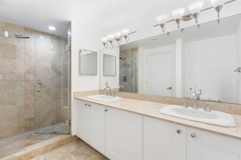 Condo in Coral Gables, Florida, 2 bedrooms  № 1850413 - photo 14