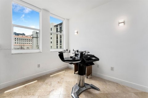Condo in Coral Gables, Florida, 2 bedrooms  № 1850413 - photo 18