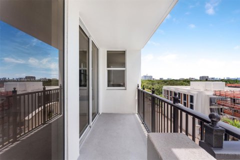 Condo in Coral Gables, Florida, 2 bedrooms  № 1850413 - photo 20