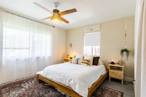 House in Dania Beach, Florida 2 bedrooms, 100.33 sq.m. № 1938242 - photo 11