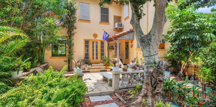 Casa en West Palm Beach, Florida 3 dormitorios, 183.76 m2 № 1182150