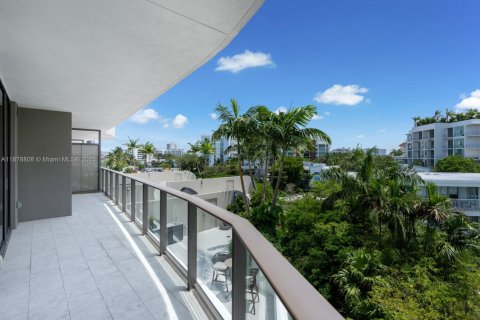 Copropriété à louer à Bay Harbor Islands, Floride: 2 chambres, 152.92 m2 № 2016568 - photo 29