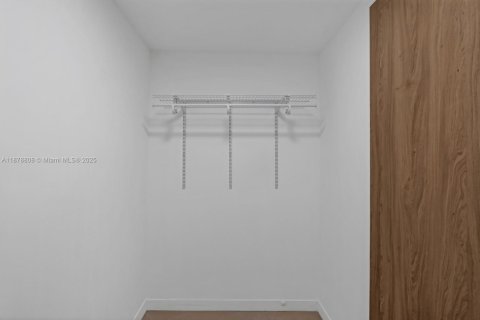 Copropriété à louer à Bay Harbor Islands, Floride: 2 chambres, 152.92 m2 № 2016568 - photo 24