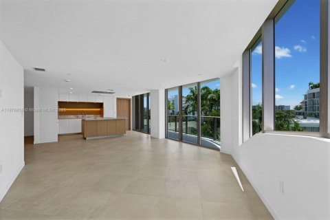 Copropriété à louer à Bay Harbor Islands, Floride: 2 chambres, 152.92 m2 № 2016568 - photo 15