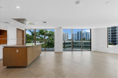 Copropriété à louer à Bay Harbor Islands, Floride: 2 chambres, 152.92 m2 № 2016568 - photo 18