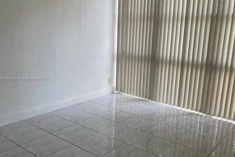 Снять в аренду квартиру в Санни-Айлс-Бич, Флорида 1 спальня, 71.26м2, № 1958559 - фото 4