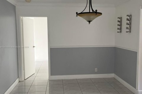 Снять в аренду квартиру в Санни-Айлс-Бич, Флорида 1 спальня, 71.26м2, № 1958559 - фото 2