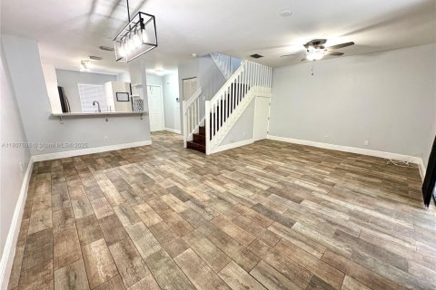 Adosado en venta en Pembroke Pines, Florida, 3 dormitorios, 126.44 m2 № 1748308 - foto 7