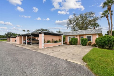 Condo in New Port Richey, Florida, 2 bedrooms  № 1902107 - photo 2