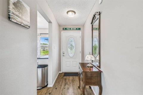 Condo in New Port Richey, Florida, 2 bedrooms  № 1902107 - photo 9